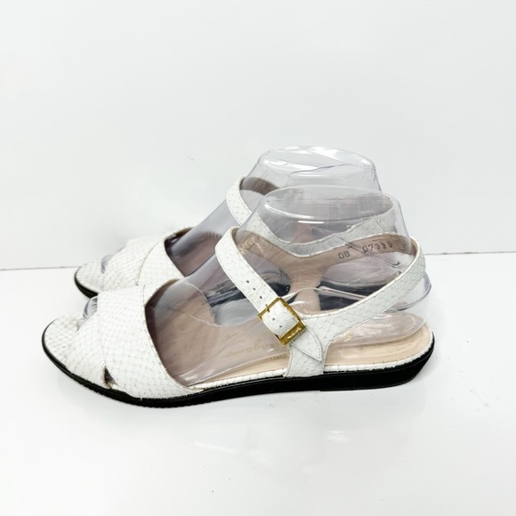 COPY - Salvatore Ferragamo Boutique woven white sandals, sz 8 - Picture 5 of 8